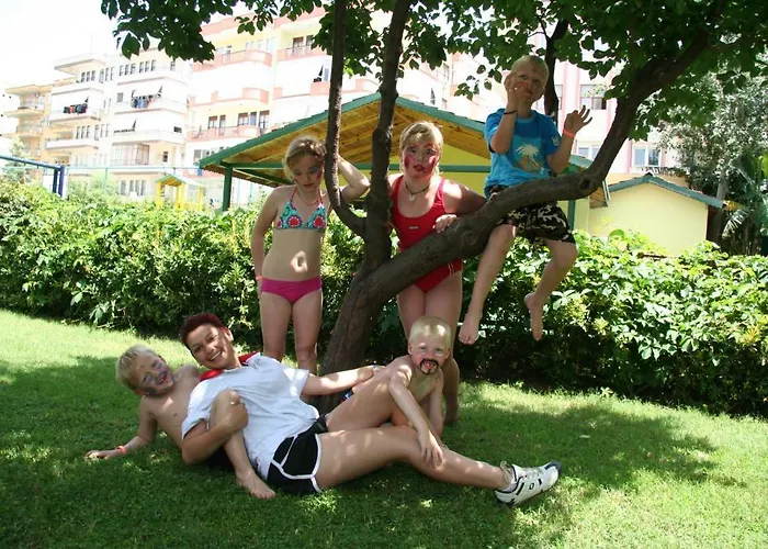 Elysee Garden Family